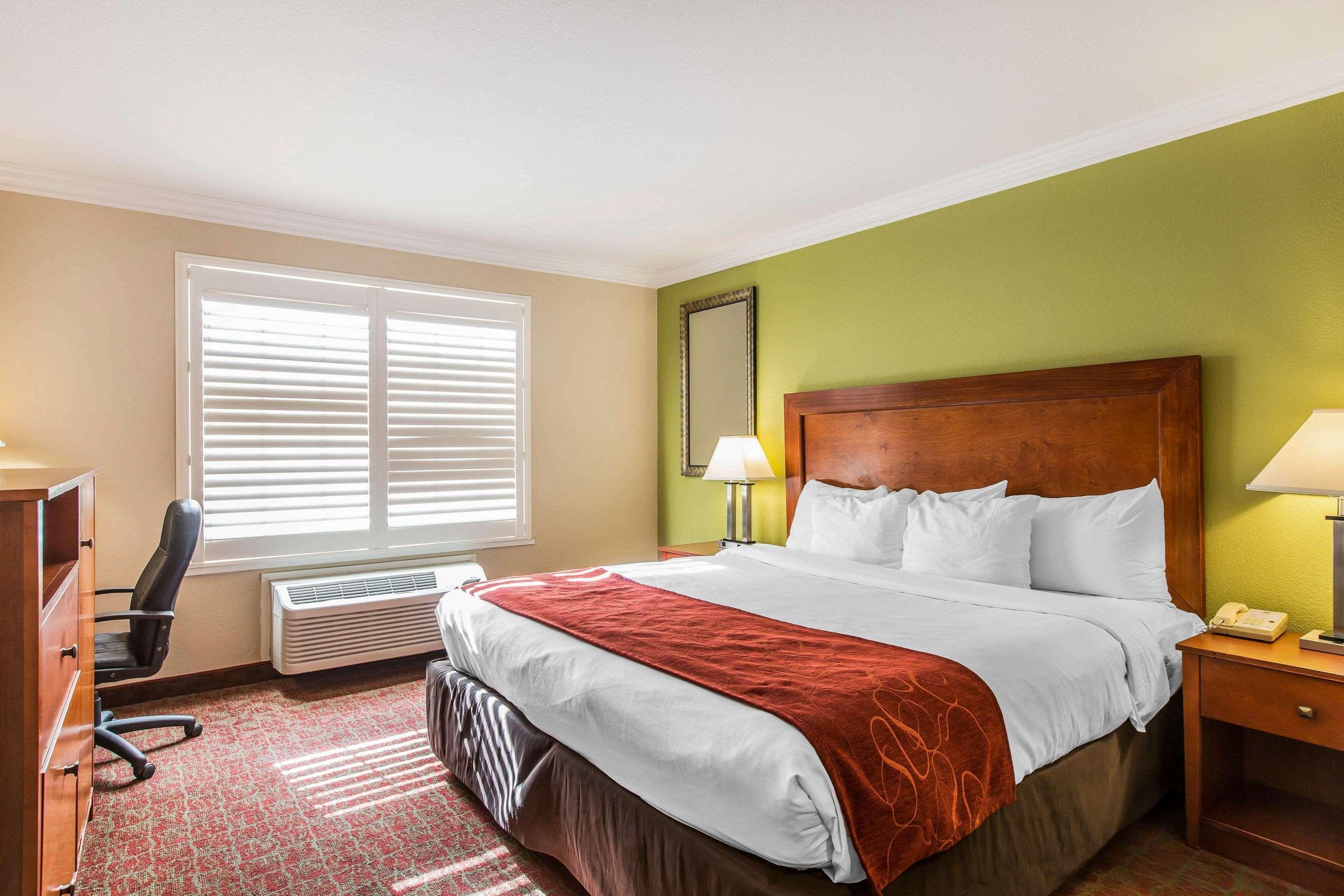 Comfort River Park 3* Fresno