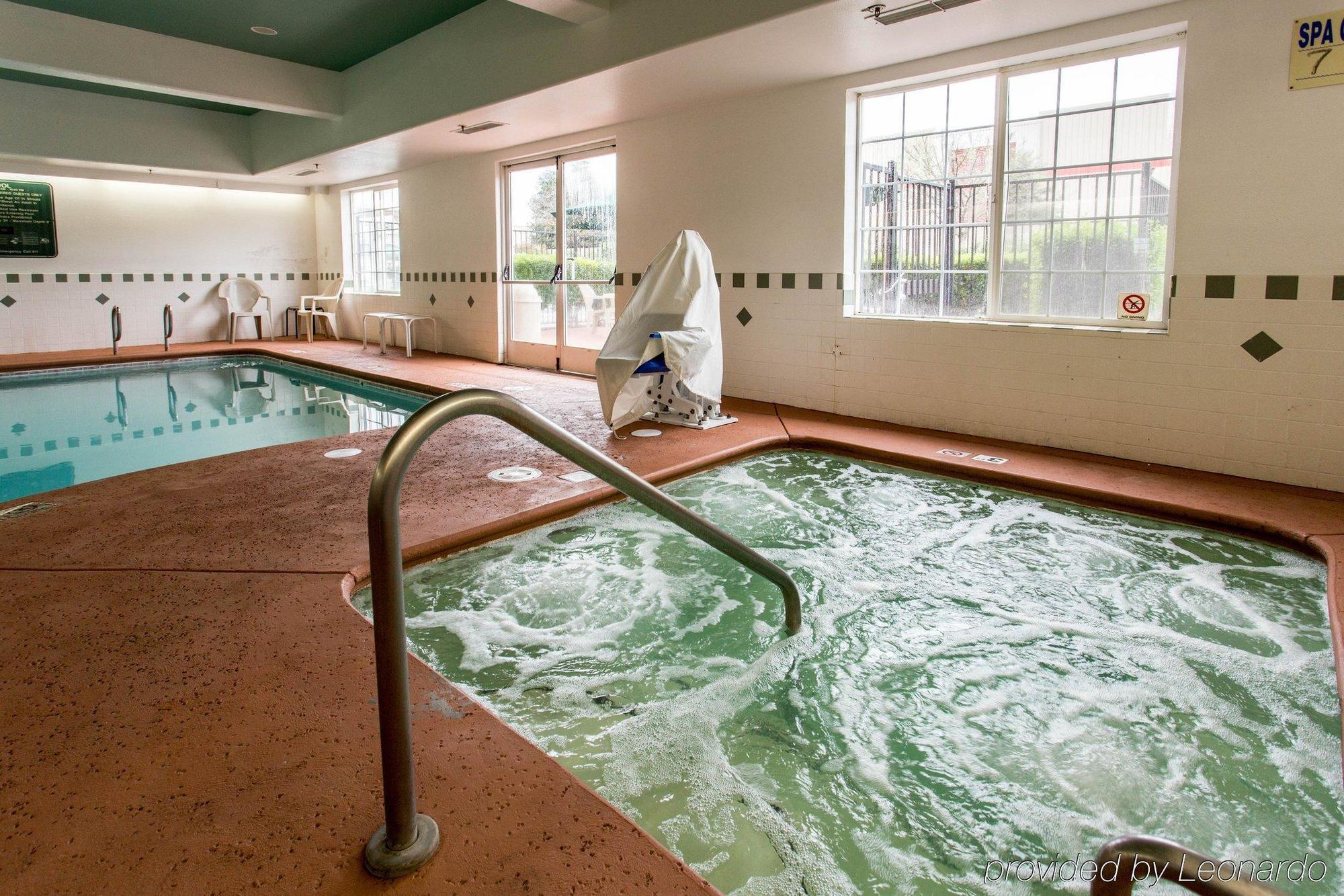 Comfort River Park 3* Fresno