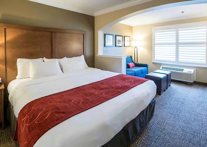 Comfort Suites Fresno River Park