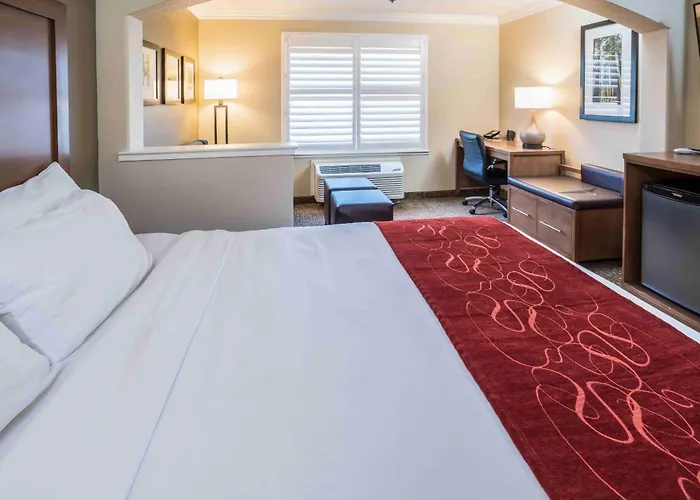 Comfort Suites Fresno River Park
